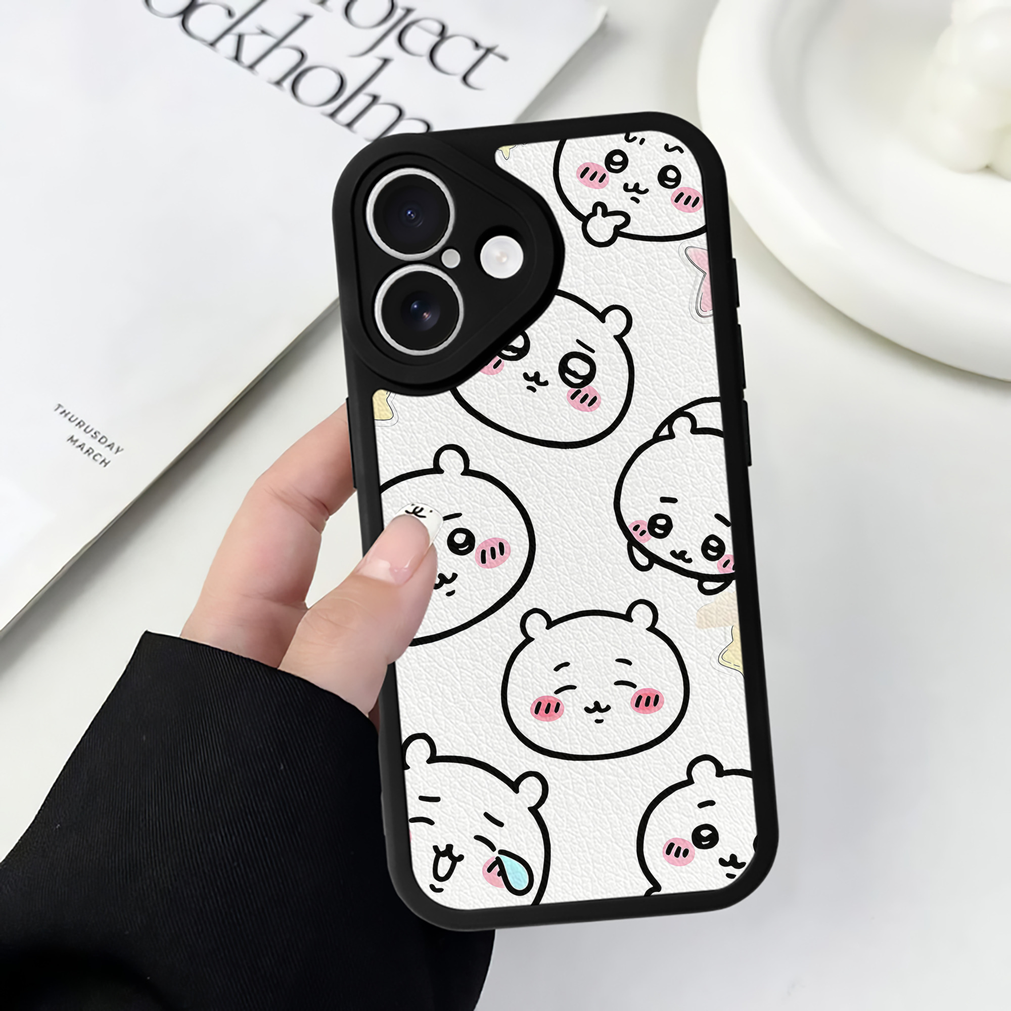 （画像用） ちいかわ Chii-kawa 【iPhone 16シリーズ対応】シリコンスマホケース（レザー調） 材質：シリコン
